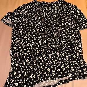 super cute dress up cheetah print shirt w great flowey material